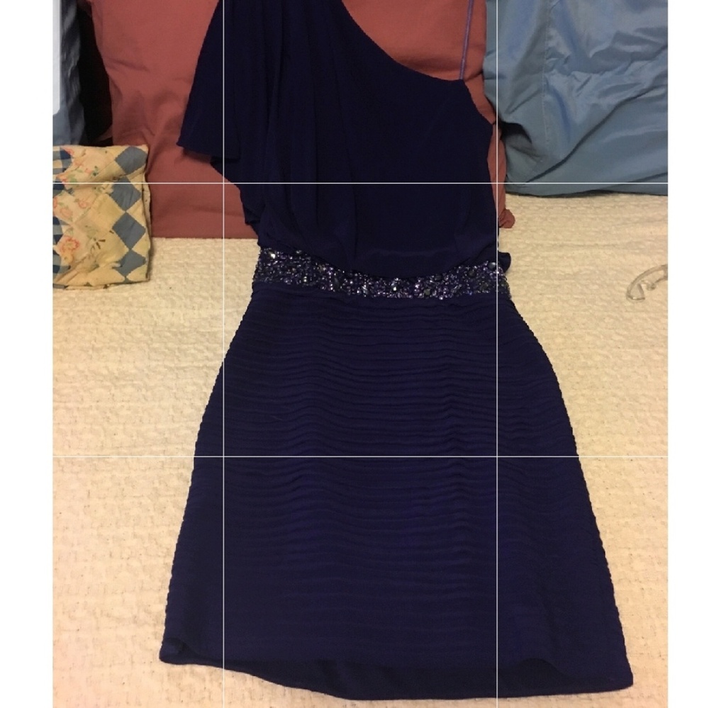 Dress - Picture 4 of 4